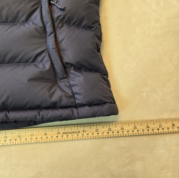 Ladies XL Northface Puffer Vest - Picture 5 of 9